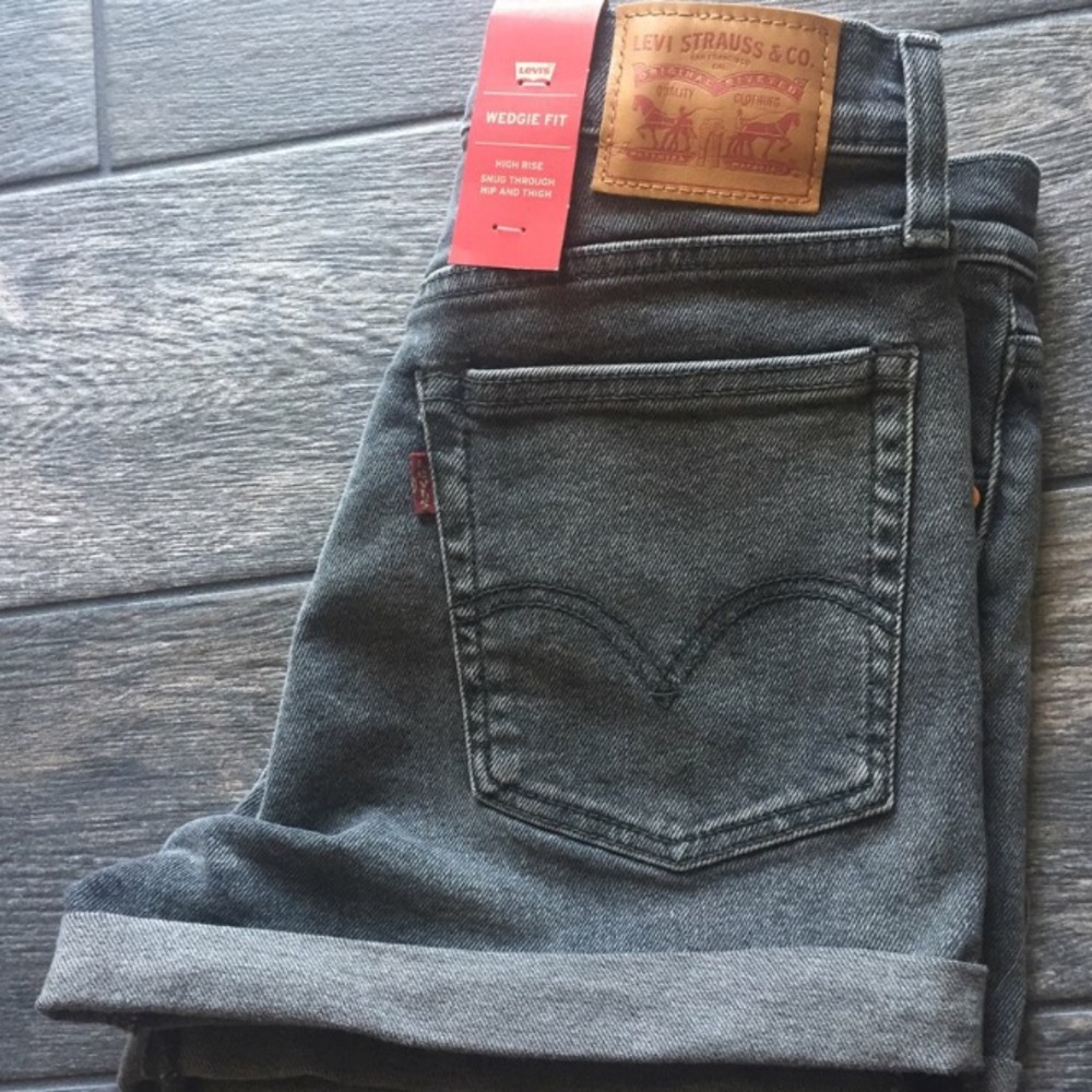 Levis wedgie fit high waisted shorts